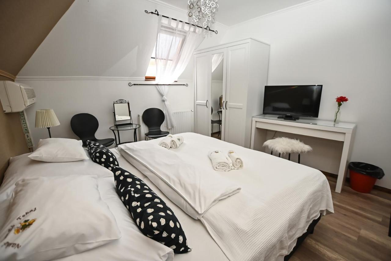 Vasko Panzio Borpince Bed & Breakfast Tokaj Luaran gambar