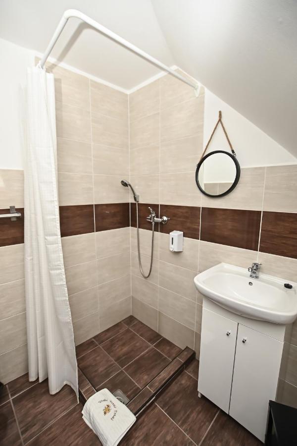 Vasko Panzio Borpince Bed & Breakfast Tokaj Luaran gambar